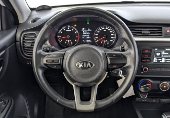 Подержанный автомобиль Kia Rio Sedan 2021 года (22 фото)