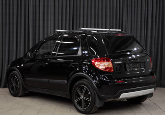 Подержанный автомобиль Suzuki SX4 Hatchback 2011 года (6 фото)