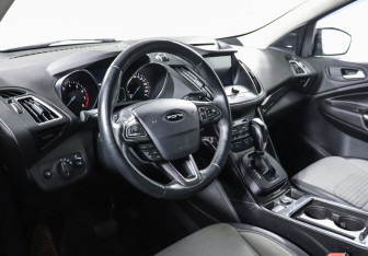 Подержанный автомобиль Ford Kuga 2017 года (8 фото)