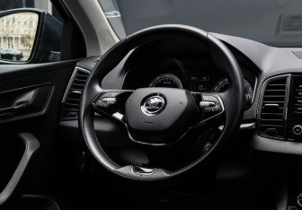 Подержанный автомобиль Skoda Karoq 2021 года (11 фото)