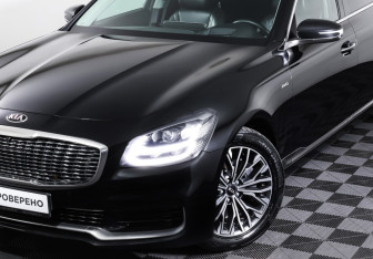 Подержанный автомобиль Kia K900 2019 года (29 фото)