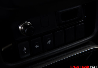 Подержанный автомобиль Mitsubishi Outlander 2022 года (18 фото)