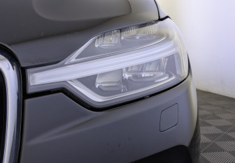 Подержанный автомобиль Volvo XC60 2020 года (11 фото)