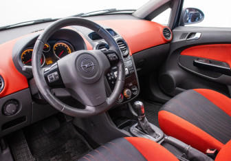 Подержанный автомобиль Opel Corsa 2007 года (9 фото)