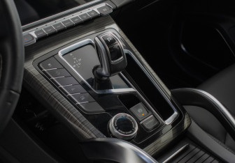 Подержанный автомобиль Geely Atlas Pro 2023 года (15 фото)