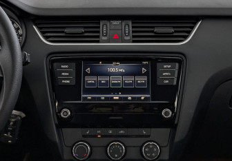 Подержанный автомобиль Skoda Octavia Liftback 2017 года (14 фото)