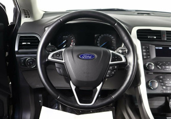 Подержанный автомобиль Ford Mondeo Sedan 2015 года (9 фото)