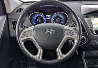 Подержанный автомобиль Hyundai ix35 2012 года (22 фото)