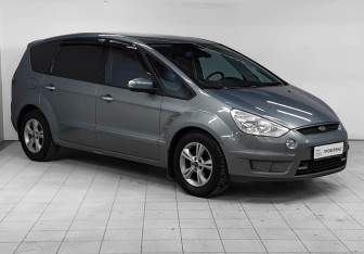 Подержанный автомобиль Ford S-MAX 2008 года (3 фото)