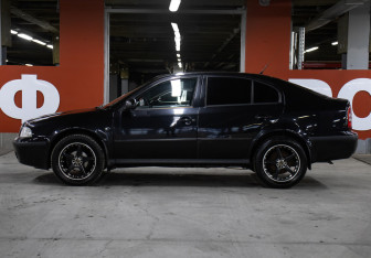 Подержанный автомобиль Skoda Octavia Liftback 2010 года (8 фото)
