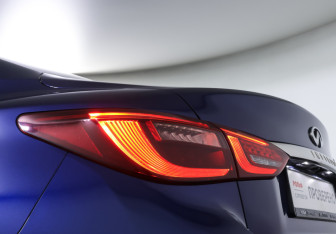 Подержанный автомобиль Infiniti Q50 2018 года (19 фото)