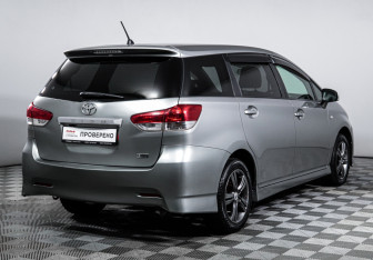Подержанный автомобиль Toyota Wish Minivan 2010 года (5 фото)