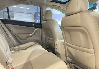 Подержанный автомобиль Honda Accord Sedan 2004 года (11 фото)