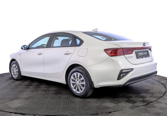 Подержанный автомобиль Kia Cerato Sedan 2019 года (7 фото)