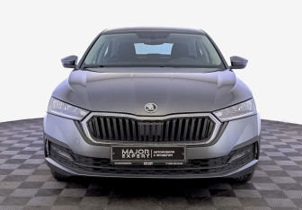 Подержанный автомобиль Skoda Octavia Liftback 2021 года (2 фото)