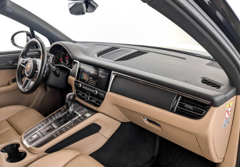 Подержанный автомобиль Porsche Macan 2019 года (11 фото)