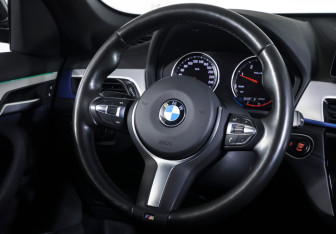 Подержанный автомобиль BMW X1 2019 года (13 фото)