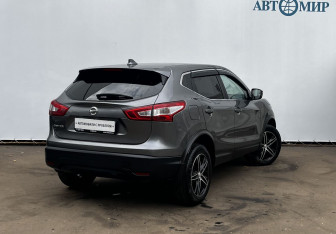 Подержанный автомобиль Nissan Qashqai 2017 года (5 фото)