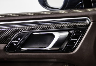 Подержанный автомобиль Porsche Macan 2015 года (20 фото)