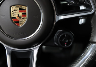 Подержанный автомобиль Porsche 911 Coupe 2017 года (17 фото)
