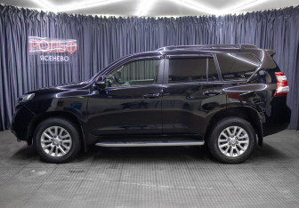 Подержанный автомобиль Toyota Land Cruiser Prado 2015 года (8 фото)