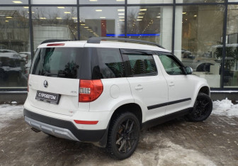Подержанный автомобиль Skoda Yeti 2015 года (8 фото)