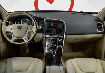 Подержанный автомобиль Volvo XC60 2015 года (8 фото)