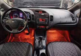 Подержанный автомобиль Kia Cerato Sedan 2014 года (9 фото)