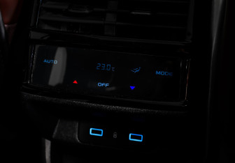 Подержанный автомобиль Geely Monjaro 2023 года (16 фото)