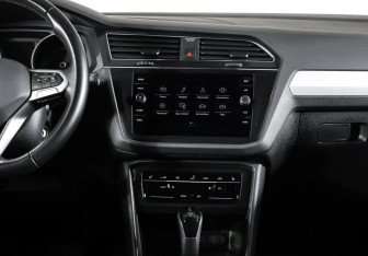 Подержанный автомобиль Volkswagen Tiguan 2021 года (13 фото)