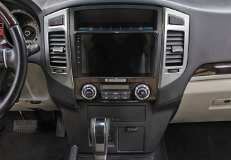 Подержанный автомобиль Mitsubishi Pajero 2019 года (15 фото)