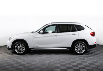 Подержанный автомобиль BMW X1 2013 года (8 фото)