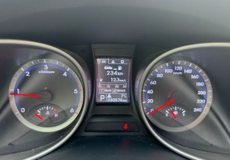 Подержанный автомобиль Hyundai Santa Fe 2013 года (13 фото)