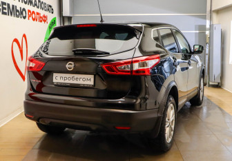 Подержанный автомобиль Nissan Qashqai 2016 года (4 фото)