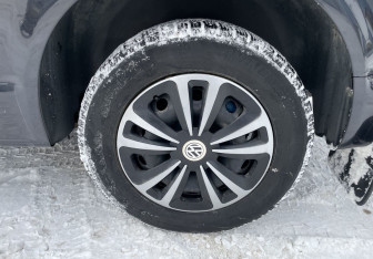 Подержанный автомобиль Volkswagen Caravelle 2013 года (9 фото)