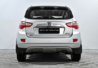 Подержанный автомобиль Changan CS35 2014 года (4 фото)