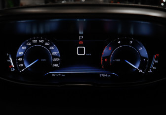 Подержанный автомобиль Peugeot 3008 2019 года (20 фото)