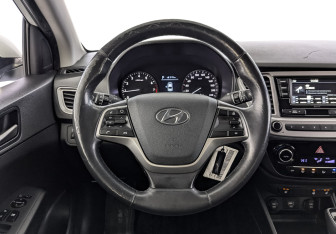 Подержанный автомобиль Hyundai Solaris Sedan 2020 года (21 фото)