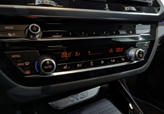 Подержанный автомобиль BMW X3 2020 года (21 фото)