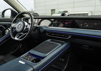 Подержанный автомобиль Voyah Free 2023 года (10 фото)