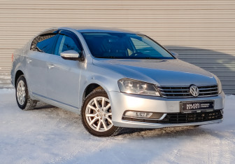 Подержанный автомобиль Volkswagen Passat Sedan 2012 года (3 фото)