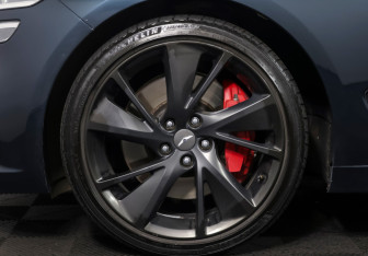 Подержанный автомобиль Genesis G70 2022 года (20 фото)