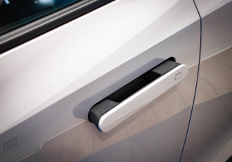 Подержанный автомобиль Changan UNI-V 2024 года (38 фото)