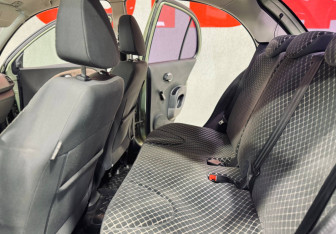 Подержанный автомобиль Nissan Micra Hatchback 2005 года (17 фото)