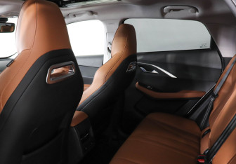 Подержанный автомобиль Omoda C5 2023 года (12 фото)