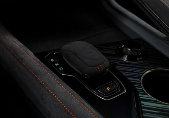 Подержанный автомобиль Zeekr 001 2023 года (31 фото)