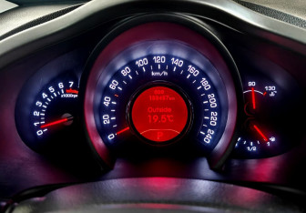 Подержанный автомобиль Kia Sportage 2012 года (17 фото)