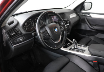 Подержанный автомобиль BMW X3 2012 года (12 фото)