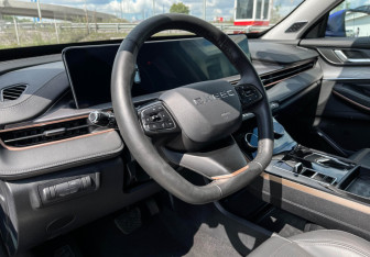Подержанный автомобиль Exeed LX 2023 года (13 фото)