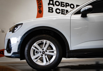 Подержанный автомобиль Audi Q3 Sportback 2023 года (33 фото)